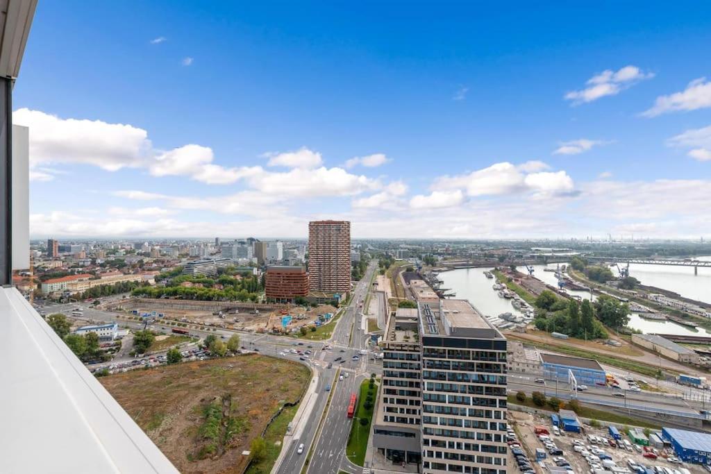 On The Danube, City Center, Free Parking براتسيلافا المظهر الخارجي الصورة